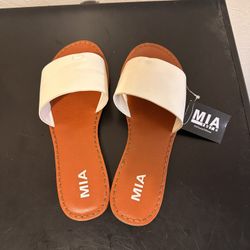 MIA - Valentina (Color: Bone)