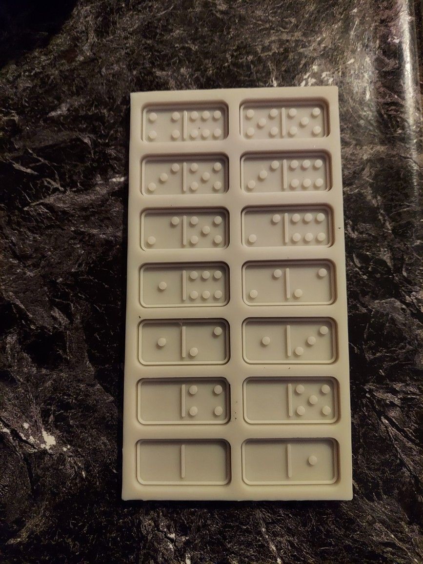 DOMINO MOLD 