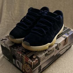 Size 9.5 Jordan 11 RE2PECT