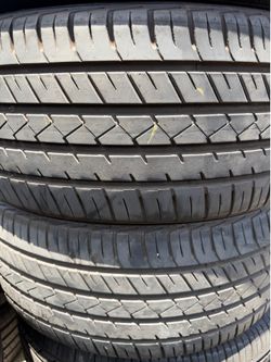 (2) 245/45R20 PAIR OF USED TIRES LIONHEART 70% LIFE !!