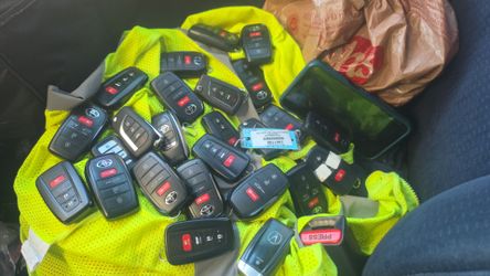 Toyota car key fobs/llaves con control para carros