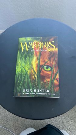 Warriors Book 1: Into the Wild (Paperback by Erin Hunter)