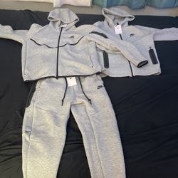brand new grey nike tech sweatsuit with tags
