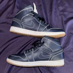 Jordan 1 Retro Mid 