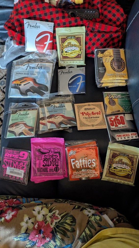 26 Packs Guitar Strings. Bass, Electric and Acoustic