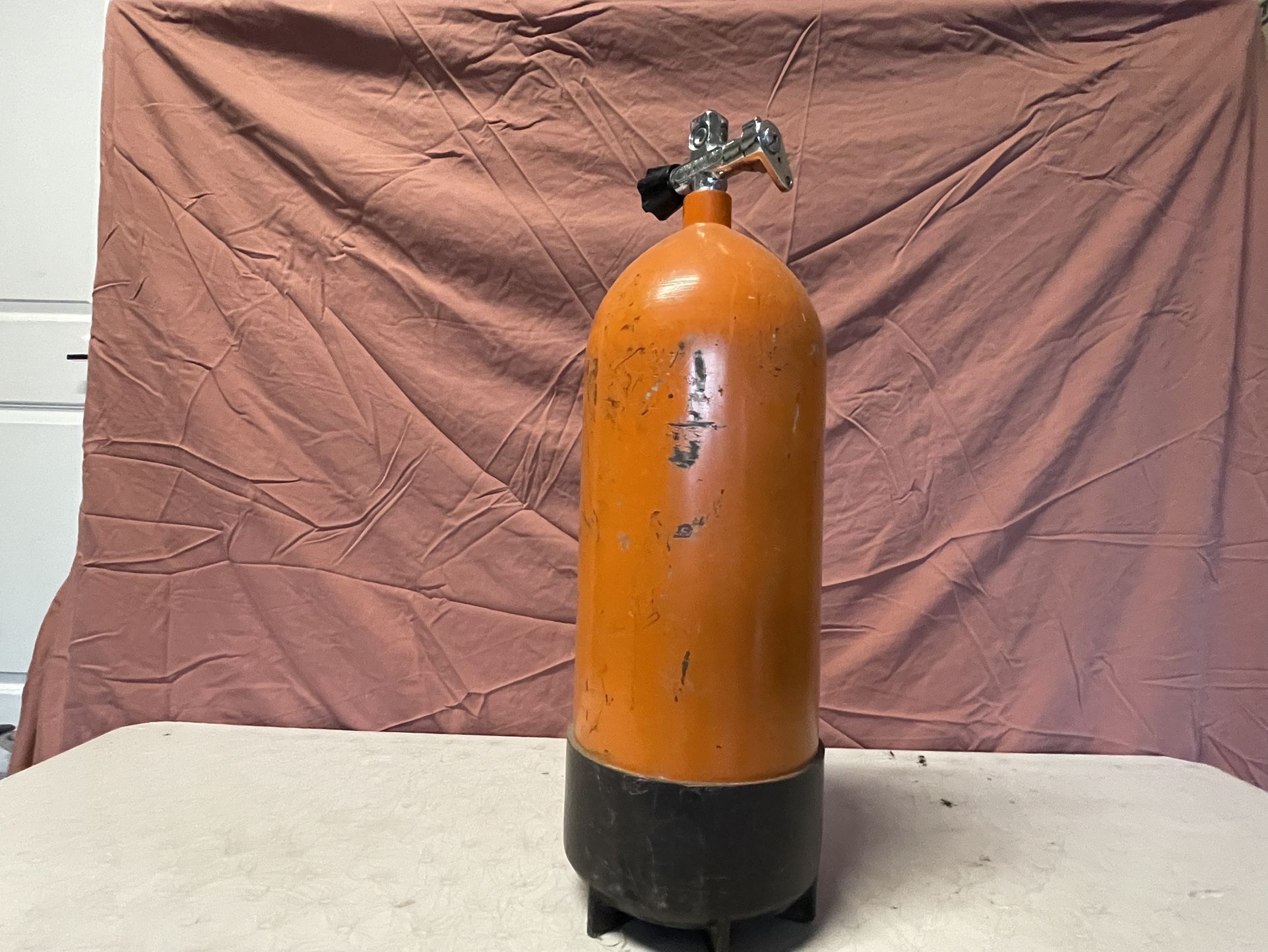 Scuba Tank ( UnTested UnCertified )