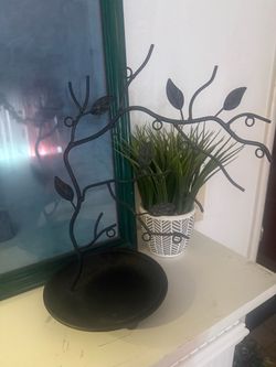 Black Metal Tree Jewelry Stand Organizer