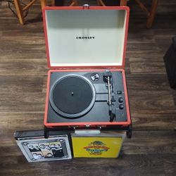 Crosley Record Player With Pictures Albums 