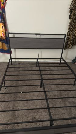 Metal bed frame