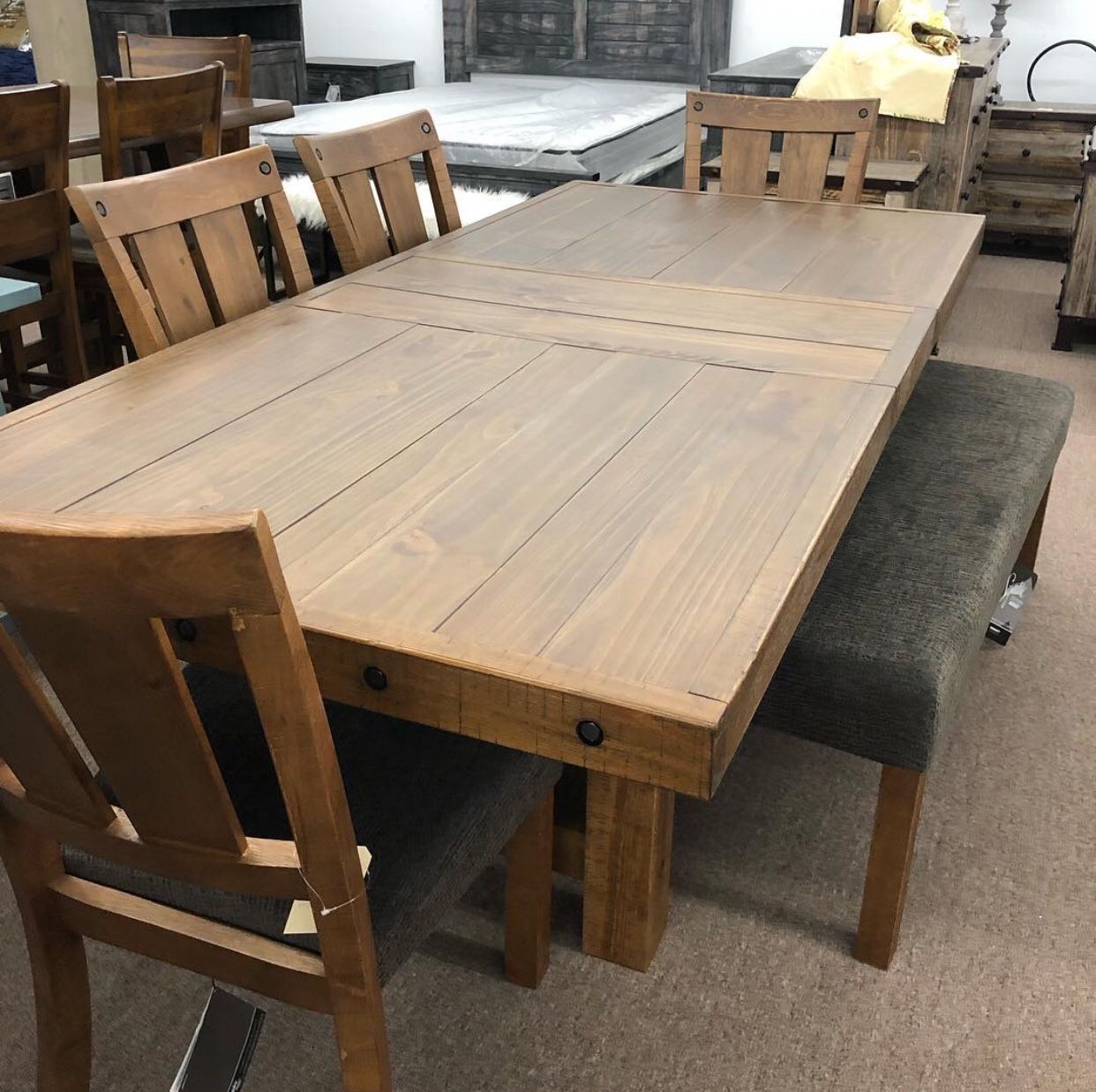 Tamilo Brown Dining Room Set (Dining table and Chairs