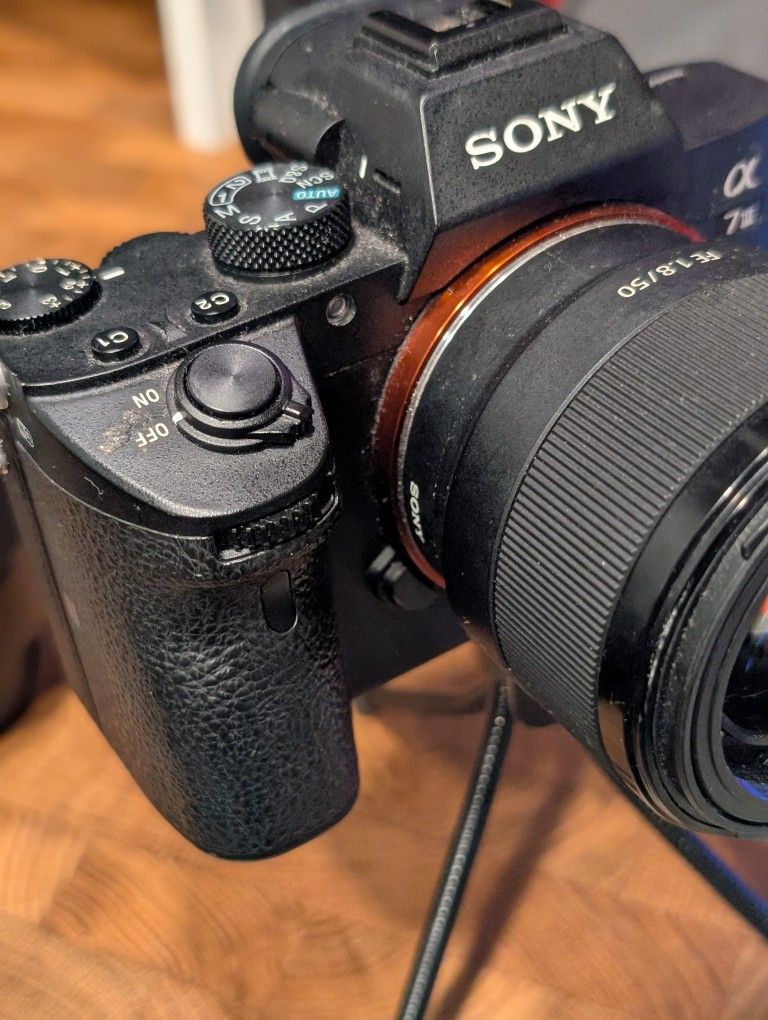 SONY A7iii Mint Condition Fe 1.8/50 Lense Inckuded