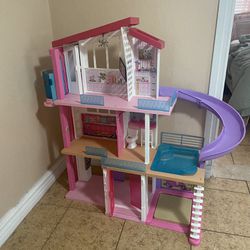 Barbie Dream House & Chelsea Doll House 