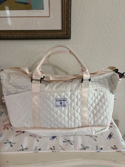 White overnight bag