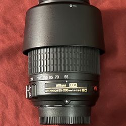 Nikon 55-200mm Lens (very good condition)