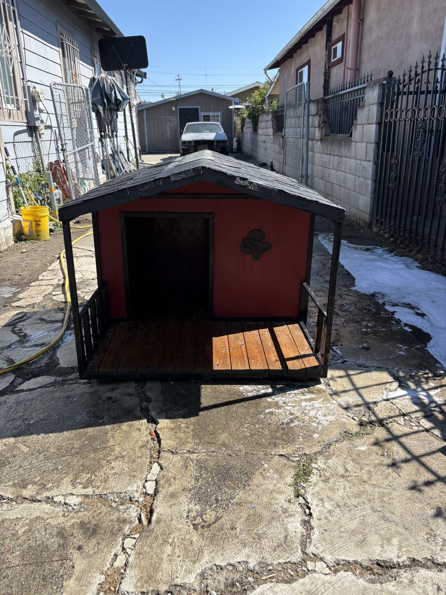 XXL Dog House