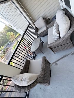 4-Piece Wicker Patio set (BRAND NEW)
