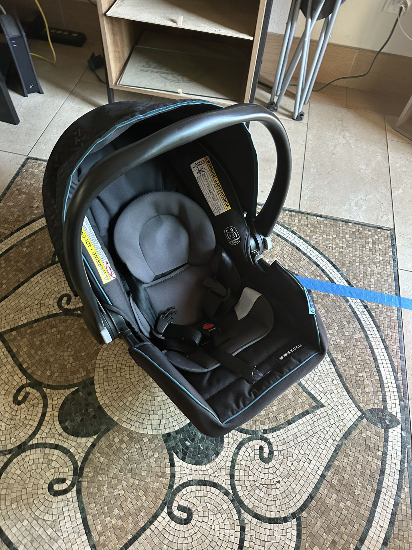 Graco SnugRide 35Lx Infant Car Seat & Graco Stroller 