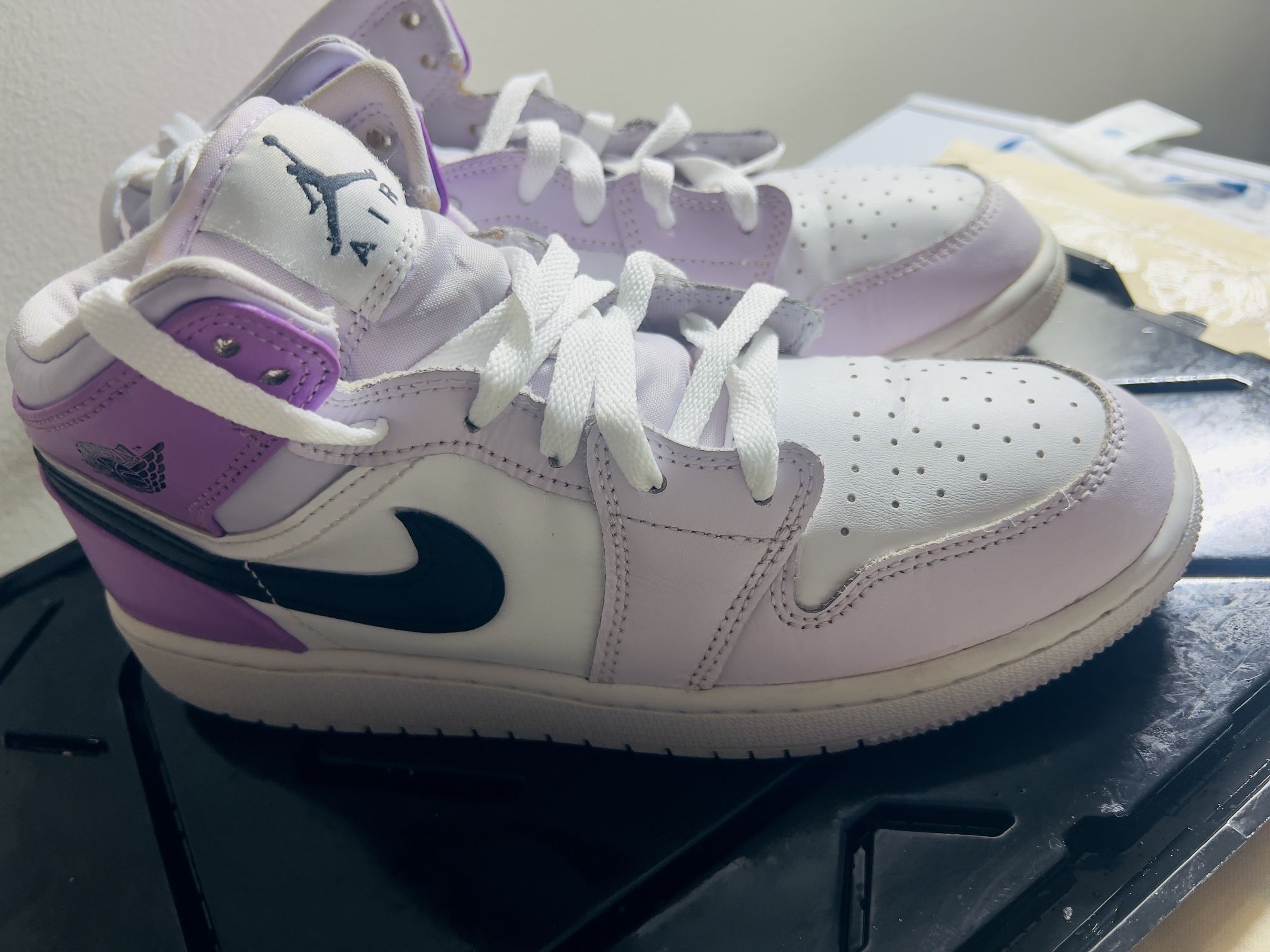 Nike Boys Air Jordan 1 Mid White Basketball Shoes Sneakers Size 6Y