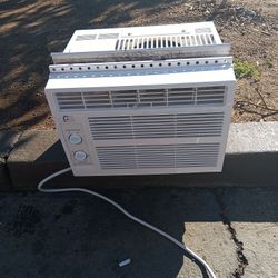 Perfect Air Window A/C  5000 Byu