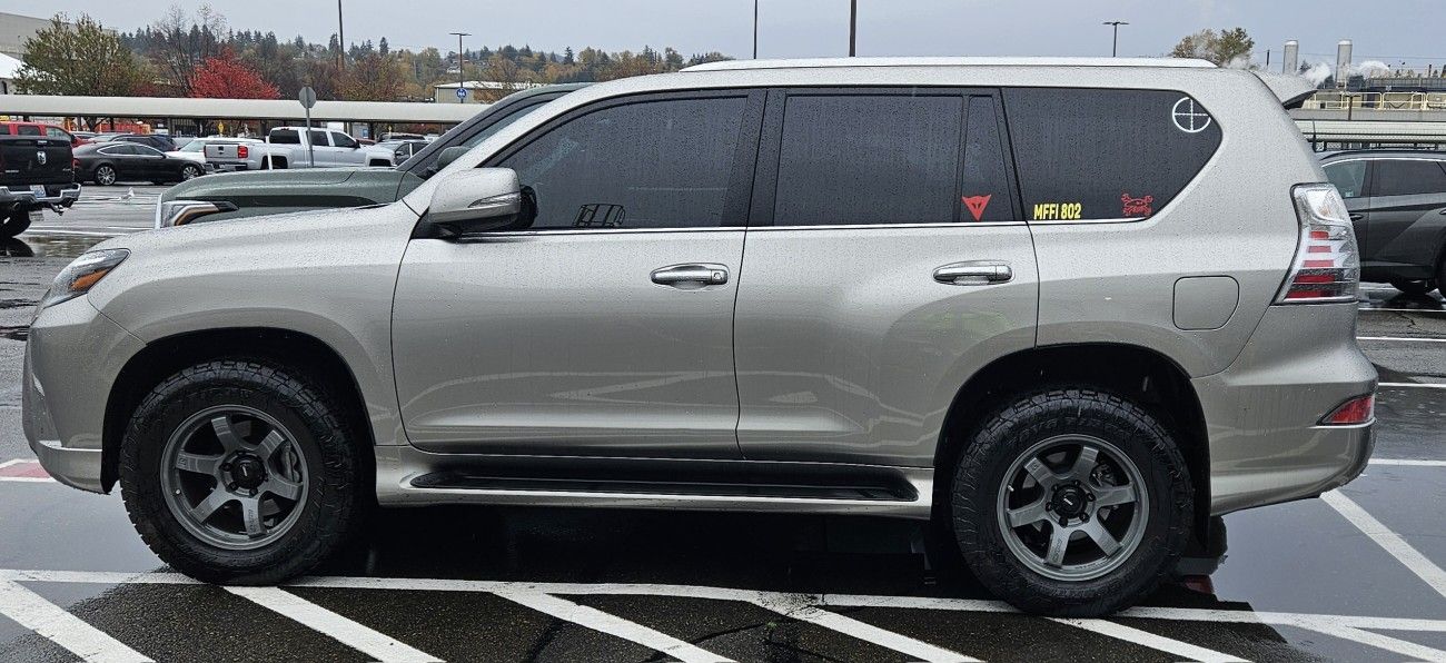 2023 GX460
