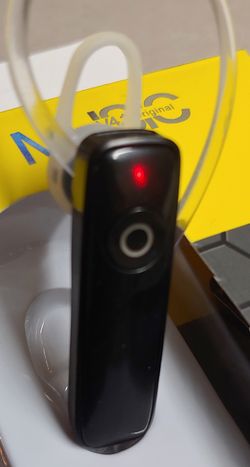 4.1 Wireless Black Bluetooth Earpiece
