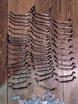 Kitchen cabinet door handles