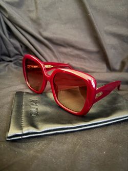 QUAY oversized sunglasses