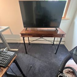 Rustic Industrial Writing Desk – Sturdy Metal Frame & Stained Wood Top