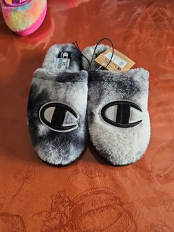 CHAMPS SLIPPERS