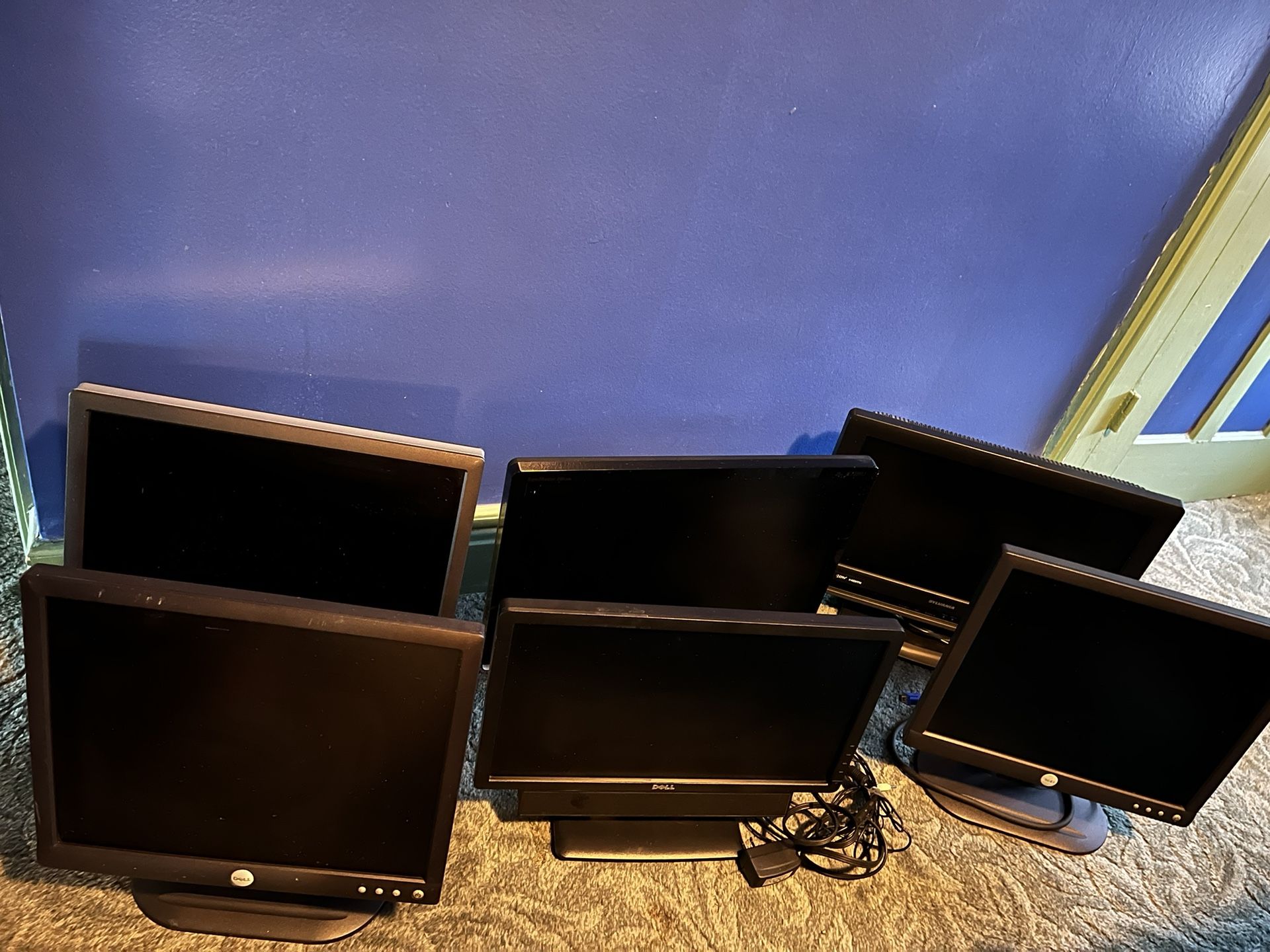 Computer Monitors (6 Monitors)