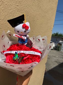 Ramo de Rosas Eternas Hello kitty