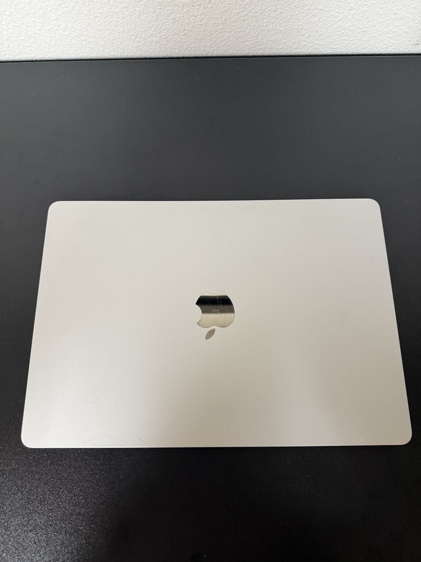 MacBook Air 15” M3 Chip 24GB 512GB like new with Apple Warranty