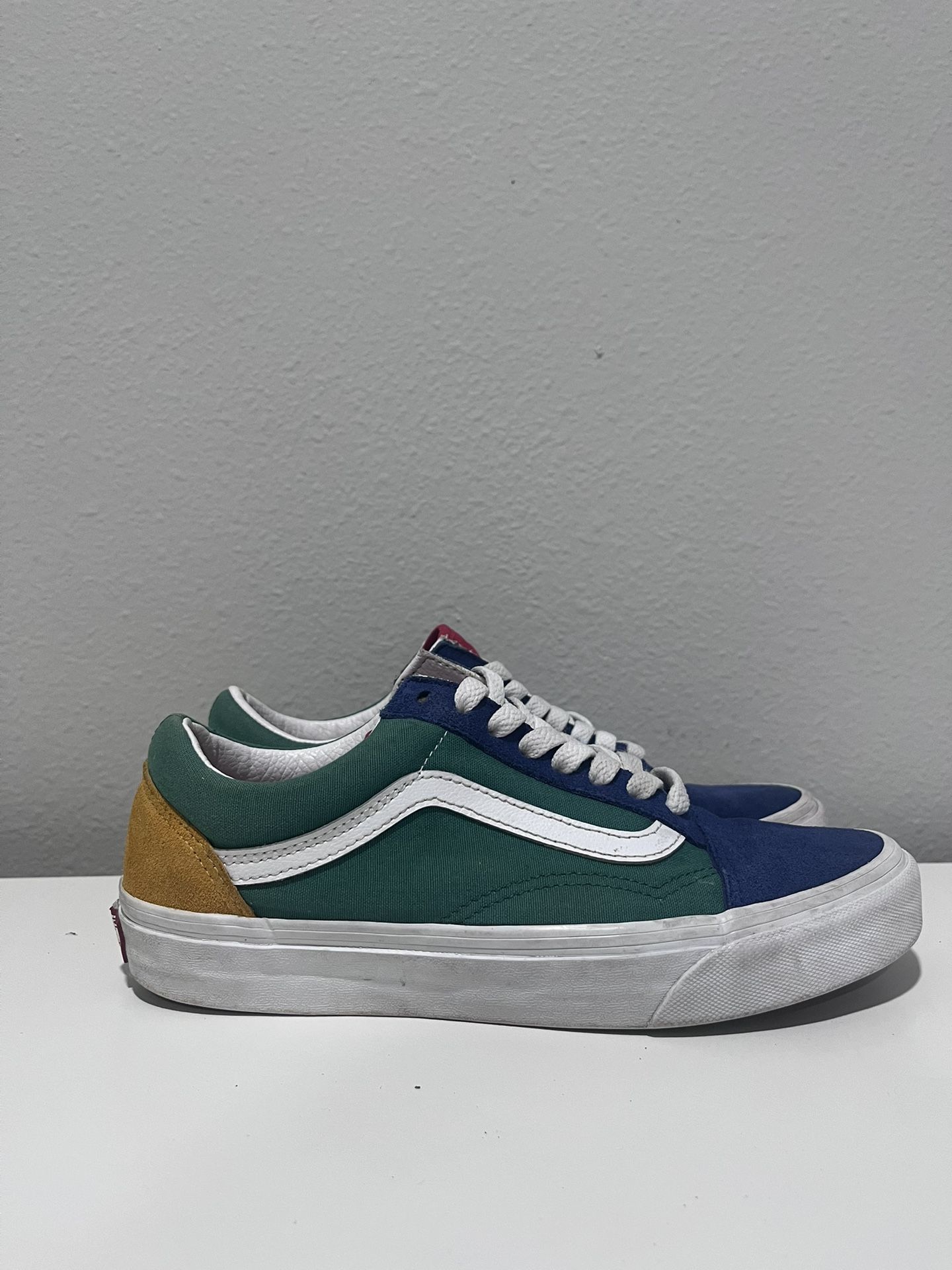 Vans (Size 7)