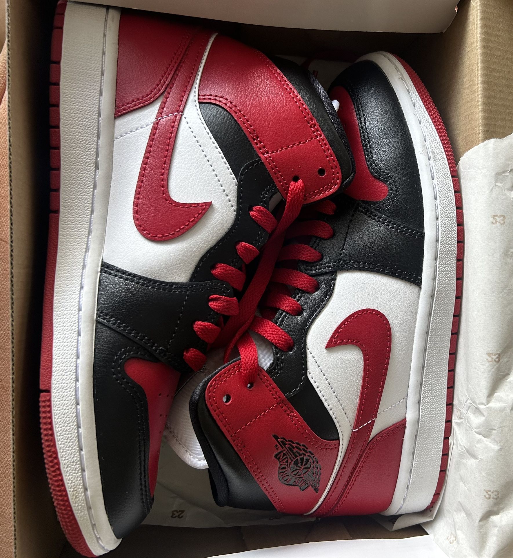 Jordan 1 Mid
