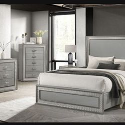 Brand New Elegant 4pc Queen Bedroom Set 