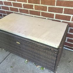 Free Storage Bench