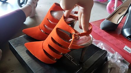 Womens size 8 orange heels