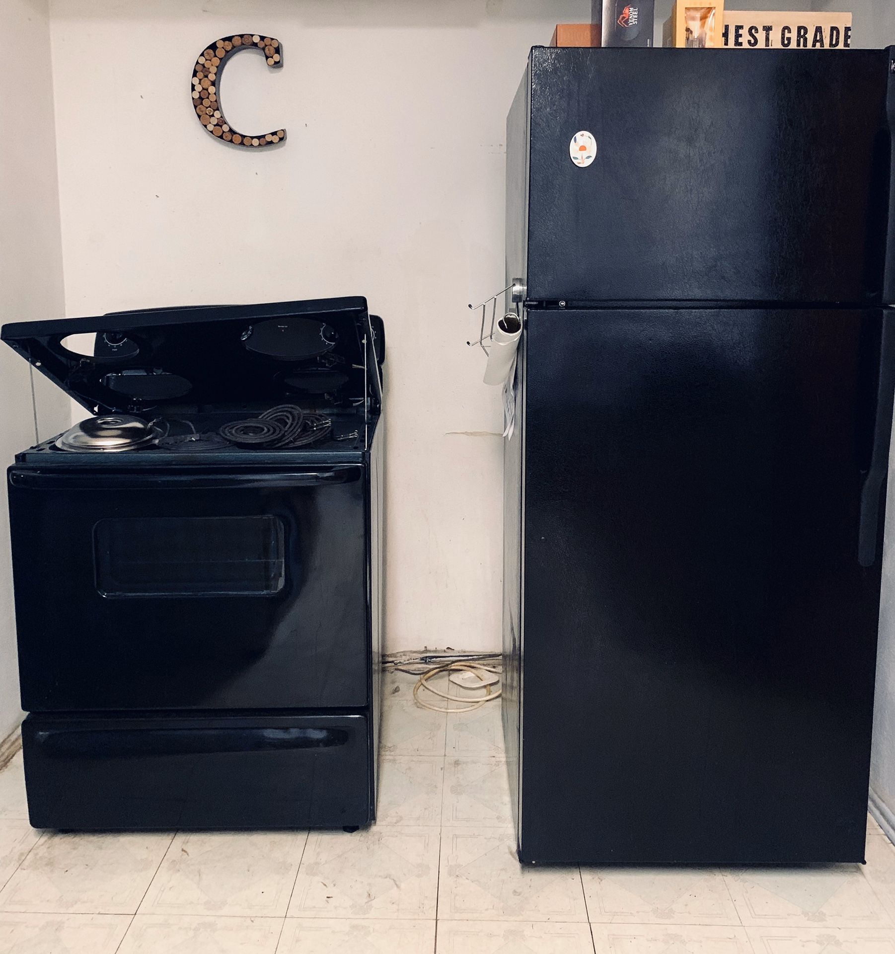 Kitchen Appliances- Stove, Refrigerator, Microwave