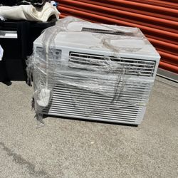 Window Mounted Air Conditioner 