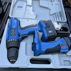 Rechargeable drill and flashlight 