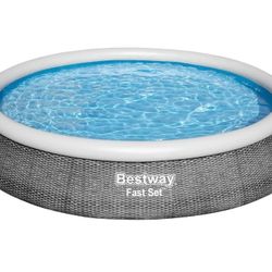 Bestway Fast Set Round Inflatable Pool Set.