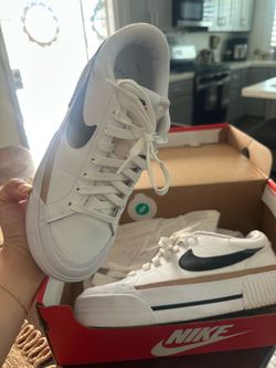 Nike women shoes size 7.5
