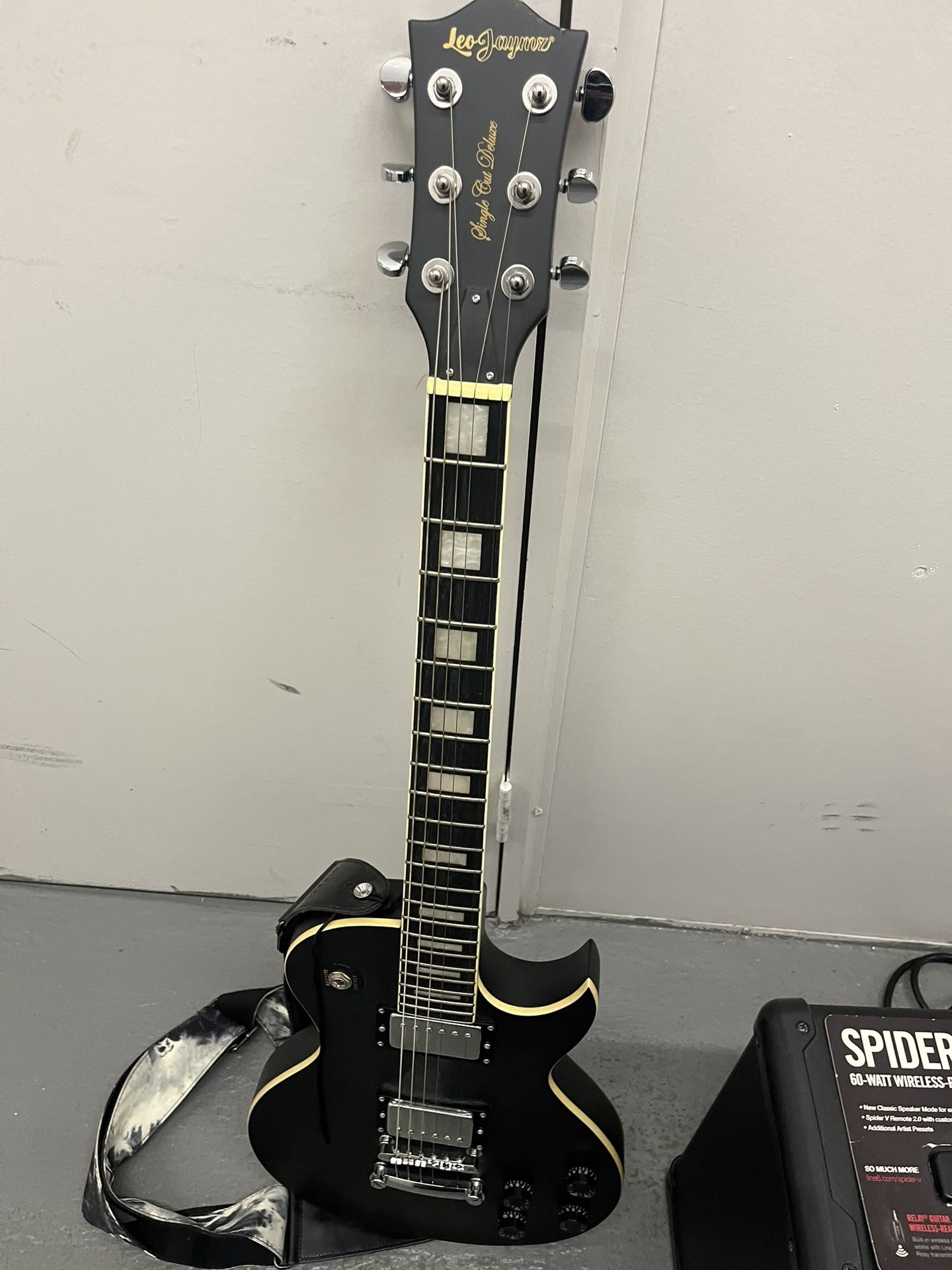 Guitar And Amp Combo Line 6 Spider Mk 2 60 Like New