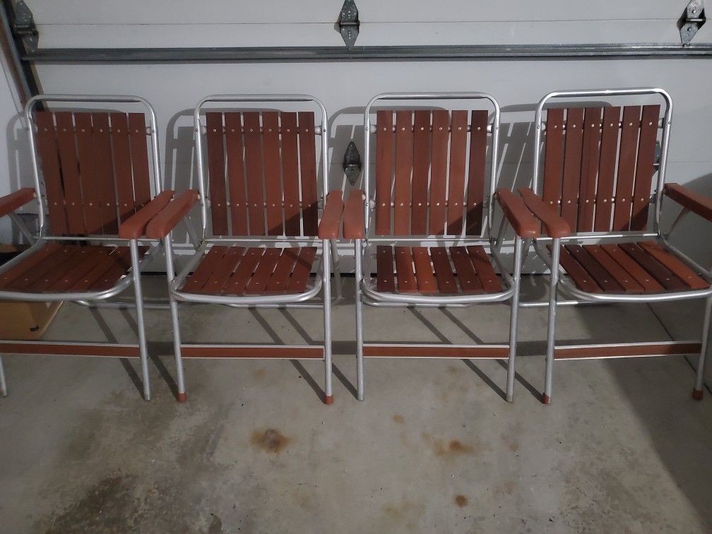 4 Vintage RED WOOD 6 Slat Aluminum Folding Chairs