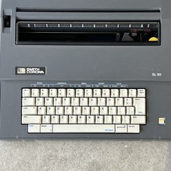 Smith Corona SL80 Typewriter 