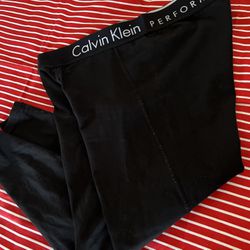 Calvin Klein Sz large black capri leggings 🖤
