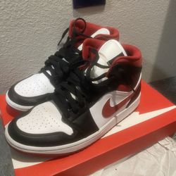 Air Jordan 1 Mid “Black Gym Red”