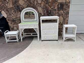 Wicker bedroom set