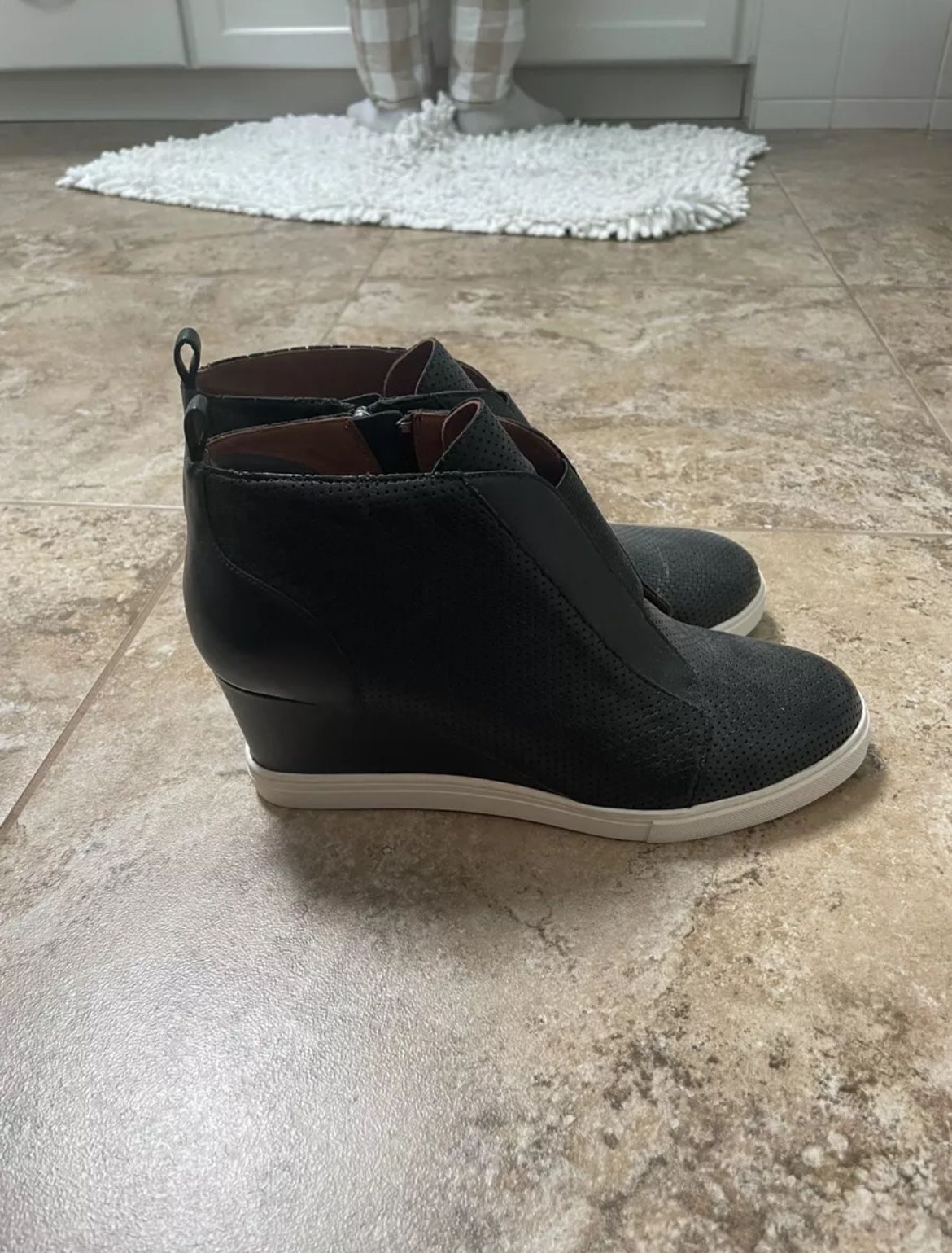 Linea Paolo Women Felicia Wedge Sneaker Booties Black (Women’s Size 9)