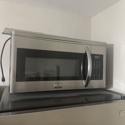 Frigidaire Microwave 